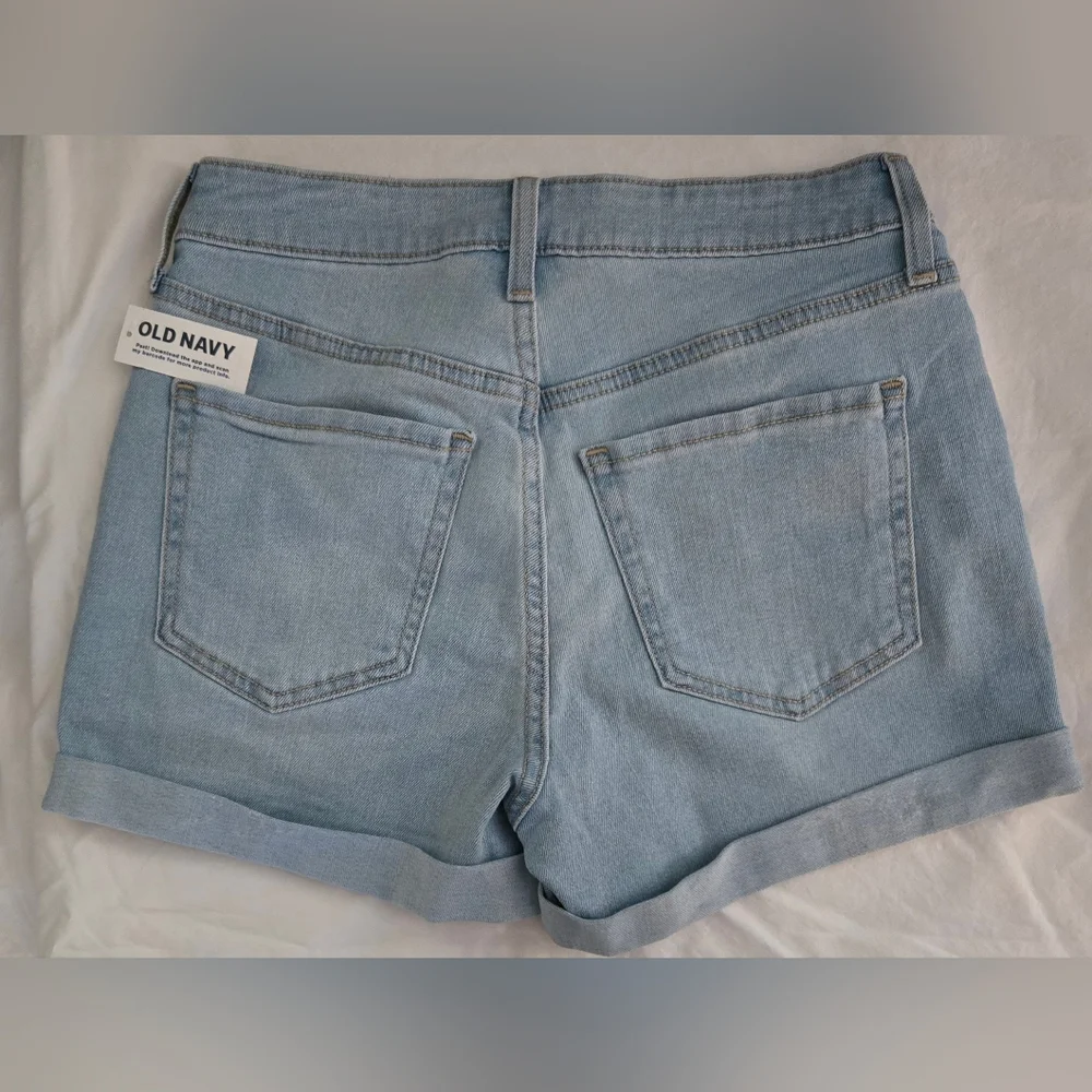 Old Navy Wow Shorts Nwt High Rise Cuffed 3" Inseam Stretch Sz 2 - Picture 3 of 8